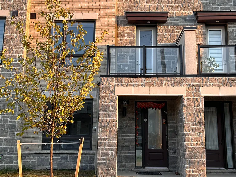 197 Mumbai Dr — Photo 2