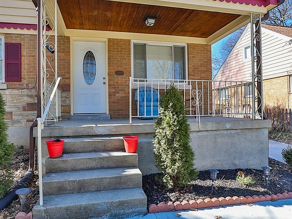 3rd image of 6405 Aspen Way
