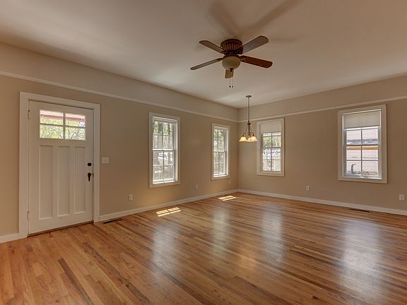 4th image of 210 N Alarcon St APT A