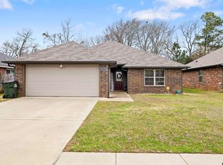 19492 King Ranch Dr, Flint, TX 75762