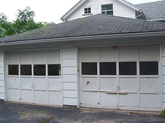 2nd image of 50 N Main St