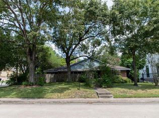 3762 Drummond St, Houston, TX 77025