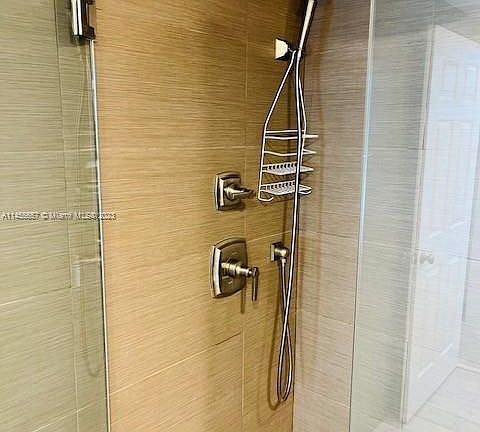 5th image of 2000 N Bayshore Dr APT 522