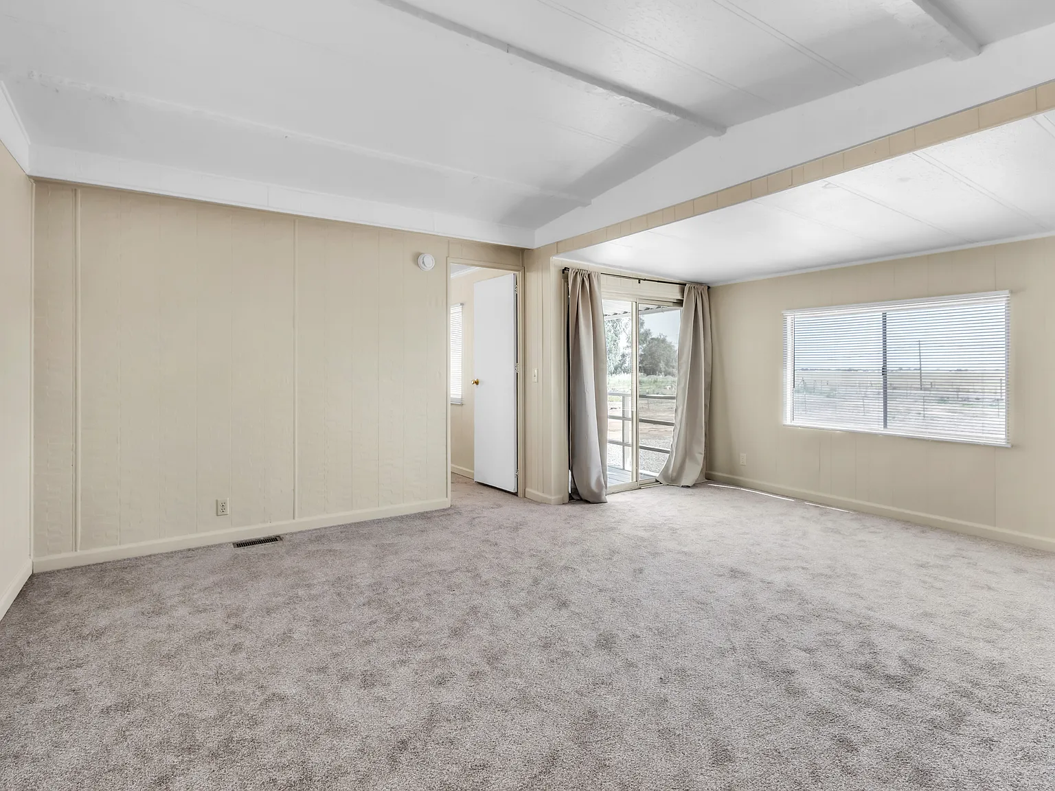3 bed, 1000 sqft, $2,795 — Photo 2