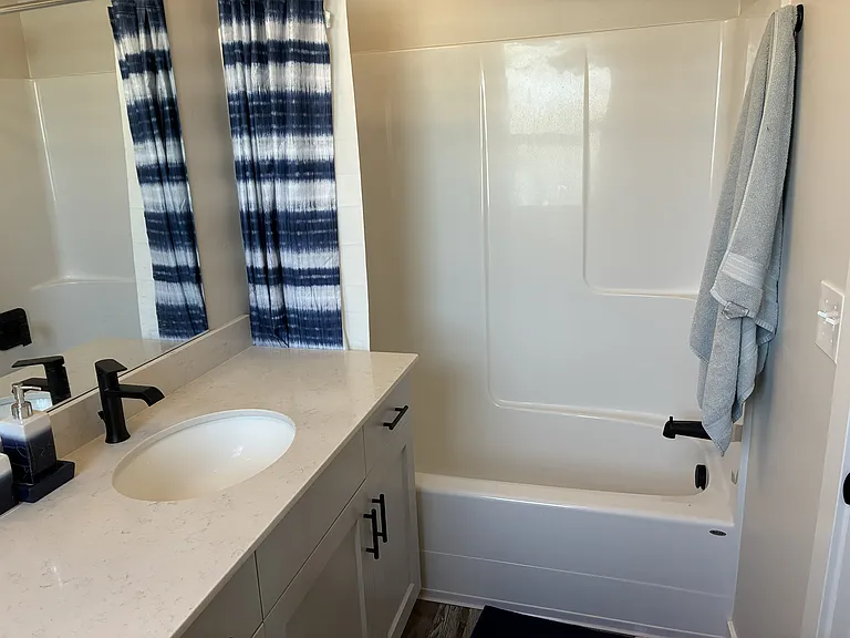 1405 Louise Ln — Photo 4