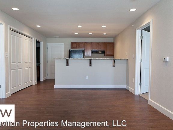 3rd image of 609 S Henderson St APT 101