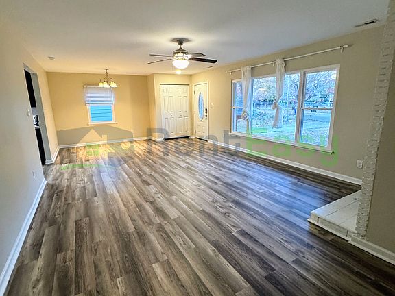 4th image of 411 Woodview Ave