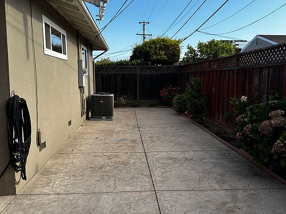 3rd image of 2041 Ginnever St