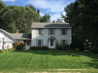 15 Pinion Pine Ln, Queensbury, NY 12804
