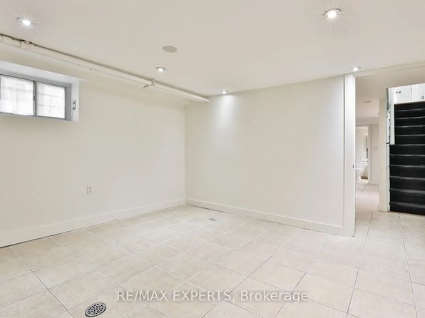 659 Vaughan Rd #C03, Toronto, ON M6E 2Y4