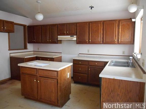 3rd image of 4283 Eagle Crest Dr