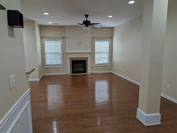 5 bed, 2946 sqft, $3,450 — Photo 2