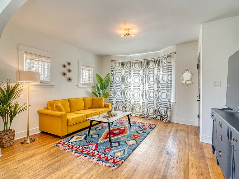 2215 SE Powell Blvd #2 — Photo 6