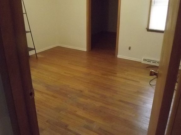 5th image of 1491 E 193rd St