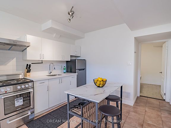 4th image of 207 Cabot St