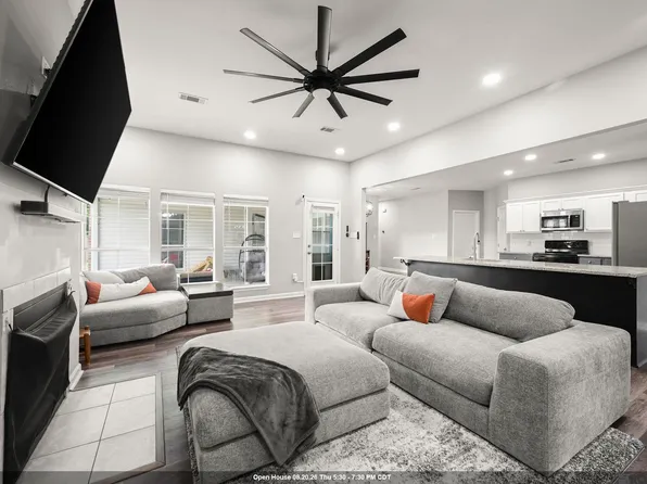 23883 Springhill Dr, Denham Springs, LA 70726