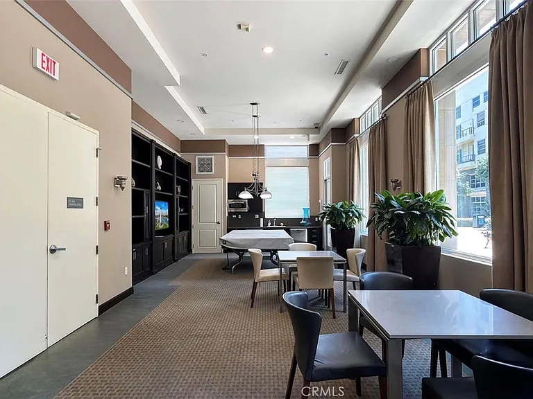 150 The Promenade N — Photo 29