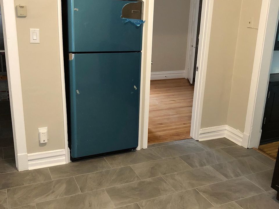 1st image of 4105 N Wolcott Ave Floor 2