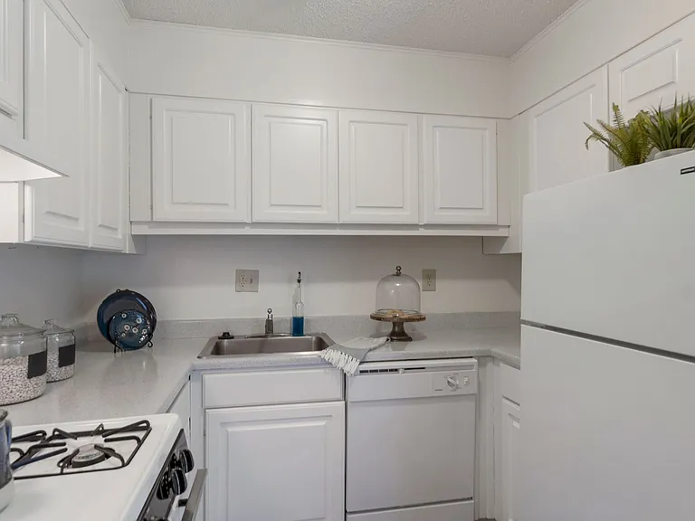 Park Villas Apartments — Photo 6