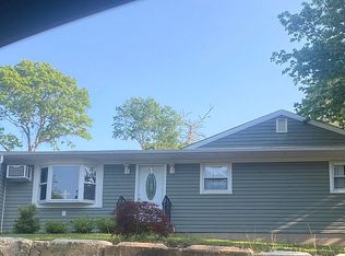 4 Fairway Dr, Middle Island, NY 11953