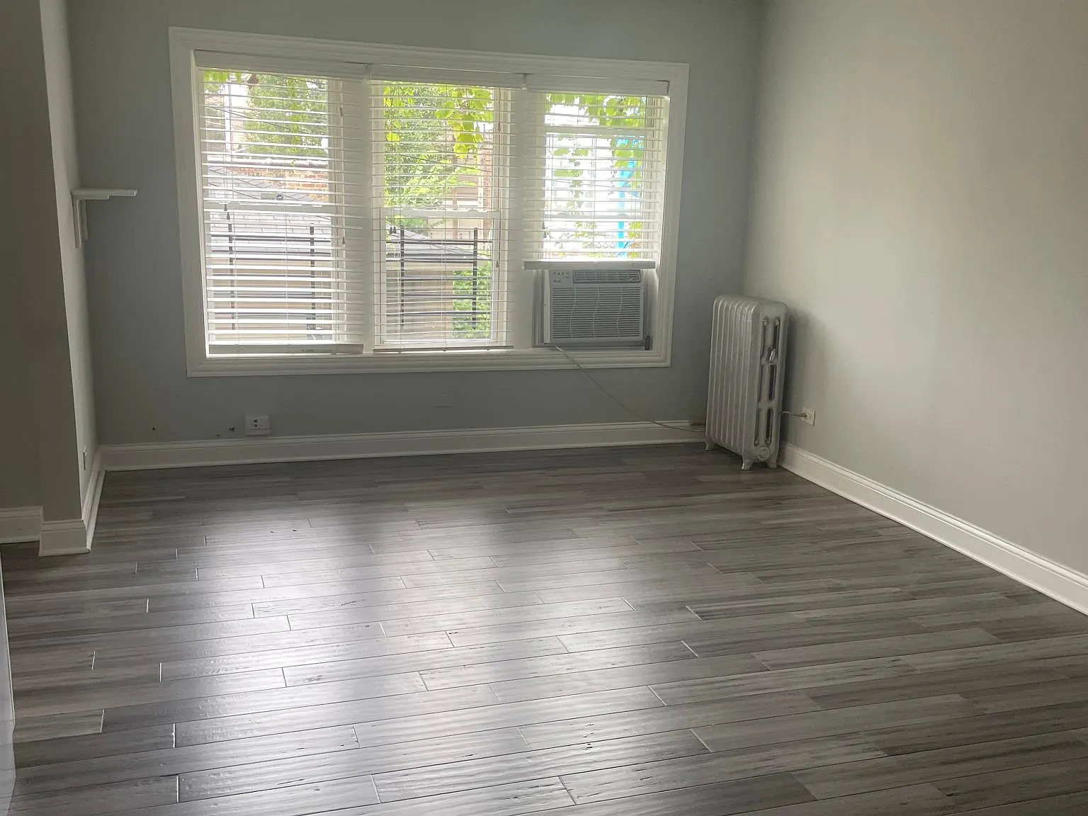 2308 W Granville Ave — Photo 4