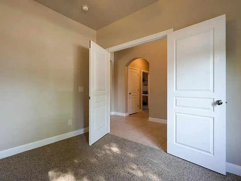 205 N 2940 E — Photo 16