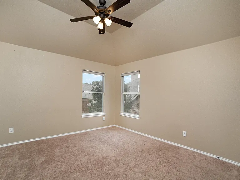 1800 Montura Ln — Photo 19