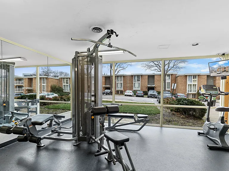 2618 Redcoat Dr #1B — Photo 20