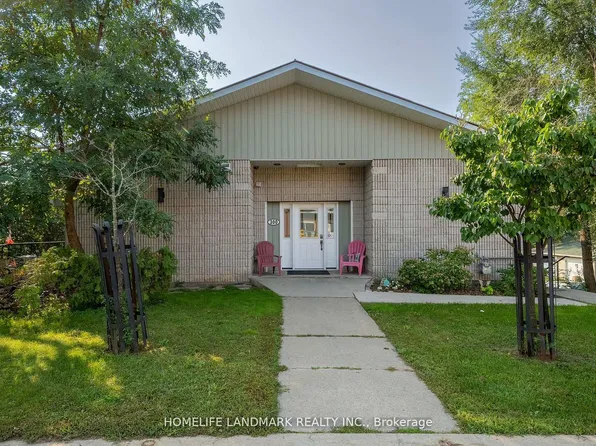 300 Main St Unit 8, Deseronto, ON K0K 1X0
