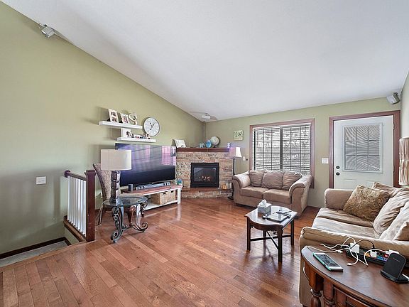 3rd image of 1560 Lincoln Park Dr