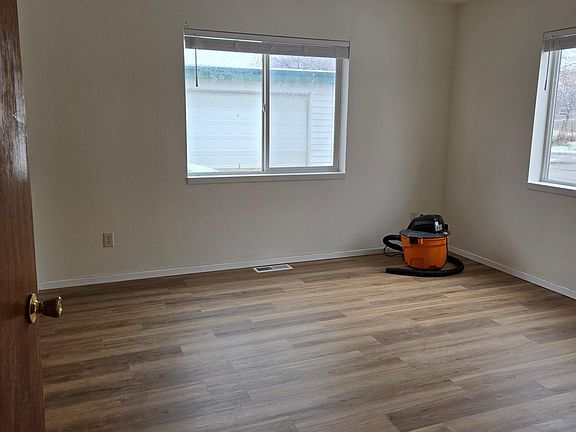 3rd image of 429 Kathy Ln APT A