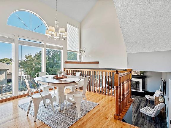 3rd image of 5313 NE Sunshine Dr