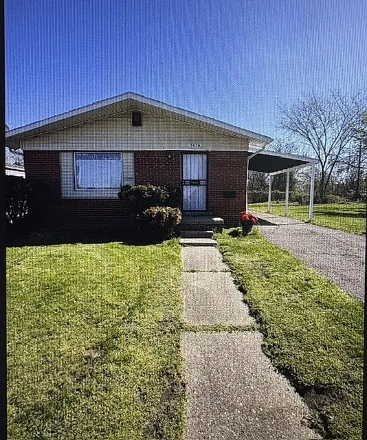 2636 Algonquin St — Photo 1
