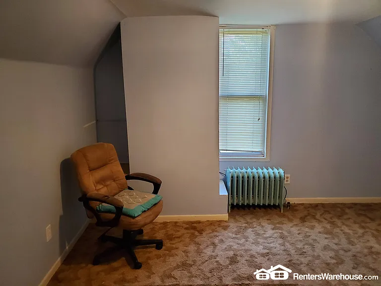 105 W Franklin St — Photo 14