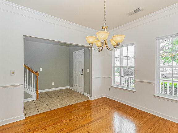 4th image of 1019 Sterling Ln