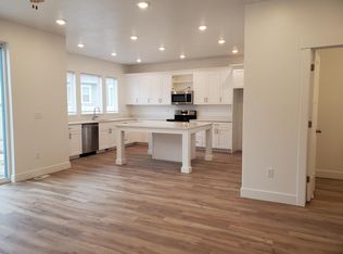 3301 E Gallio Ave, Eagle Mountain, UT 84005
