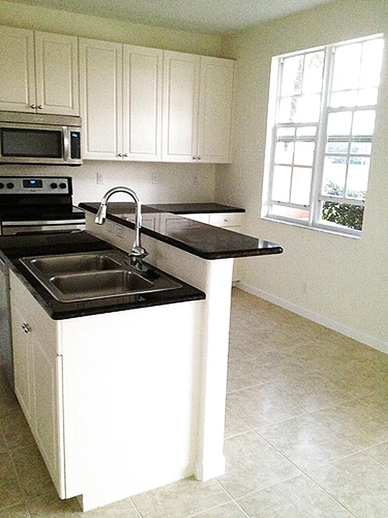 3 bed, 1826 sqft, $3,000 — Photo 3