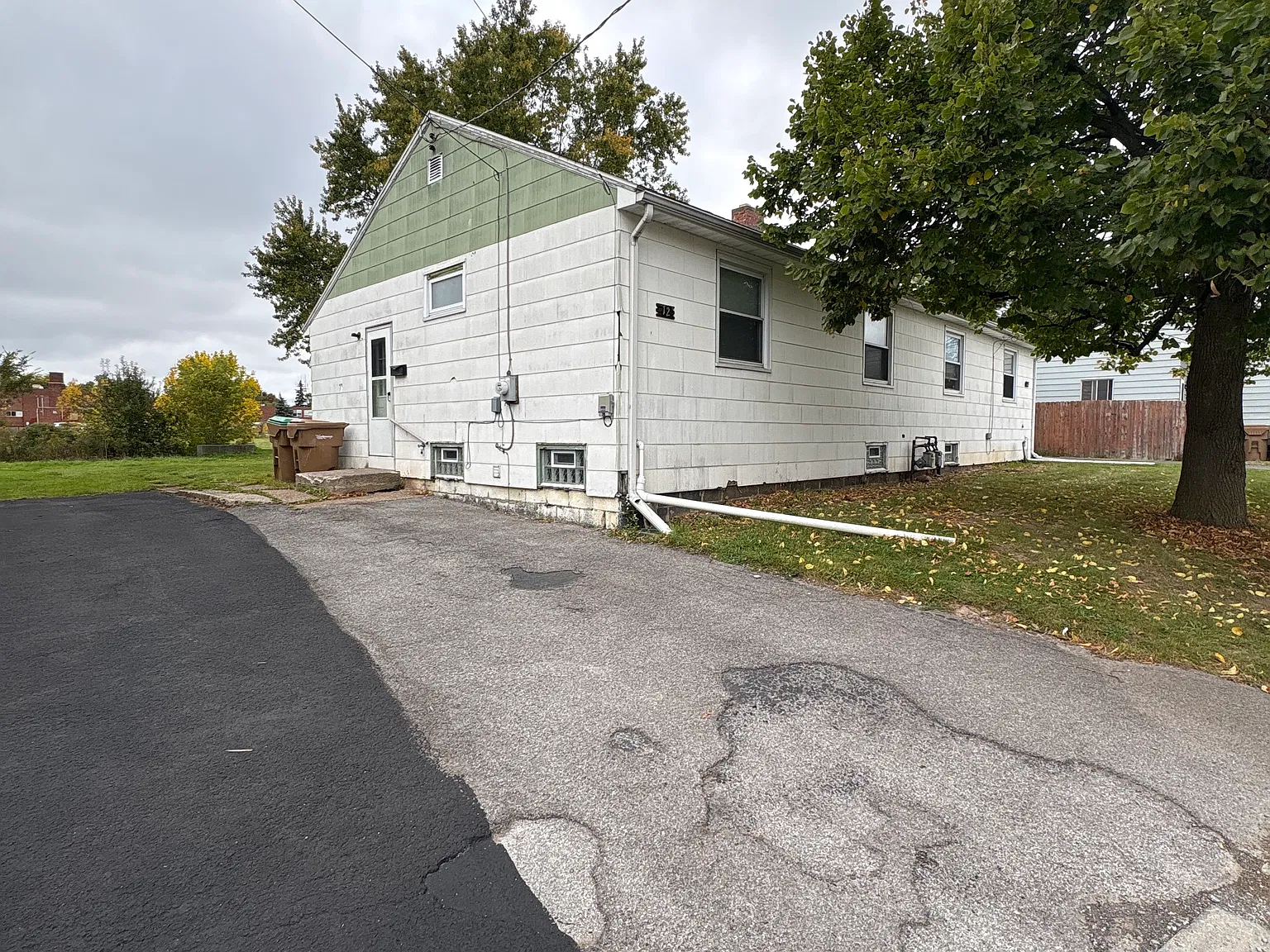 2 bed, 975 sqft, $1,200 — Photo 1
