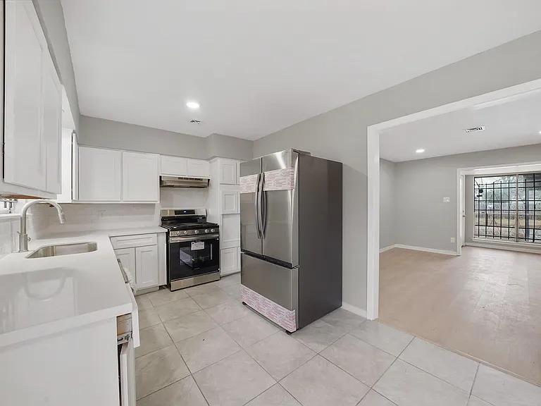 9347 Clearway Dr — Photo 8