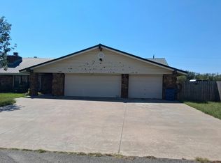 322 W 5th St, Wynona, OK 74084