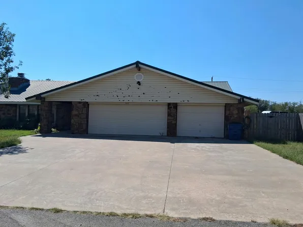 322 W 5th St, Wynona, OK 74084