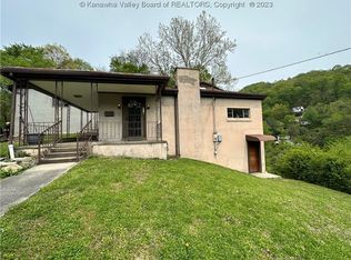 421 1/2 Chestnut St, Logan, WV 25601