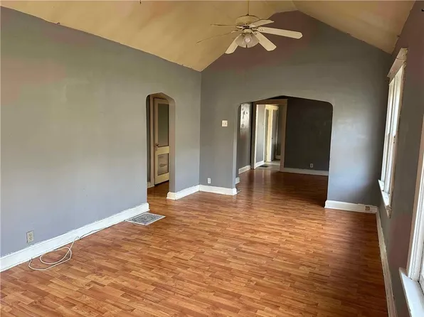 518 S Brookside Ave, Independence, MO 64053