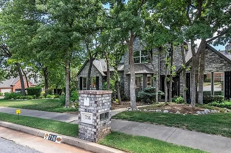 716 Fox Bend Trl — Photo 16