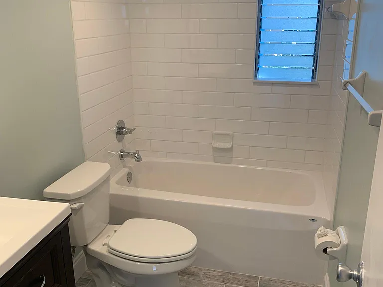 825 Clarke Ave — Photo 3