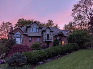 322 Oakview Cir, Hinckley, OH 44233