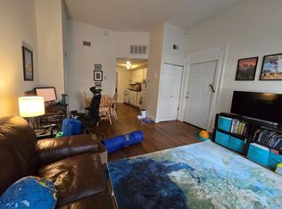 320 S 10th St APT 100, Philadelphia, PA 19107