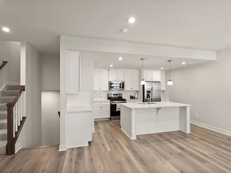 42564 Invergordon Ter — Photo 13