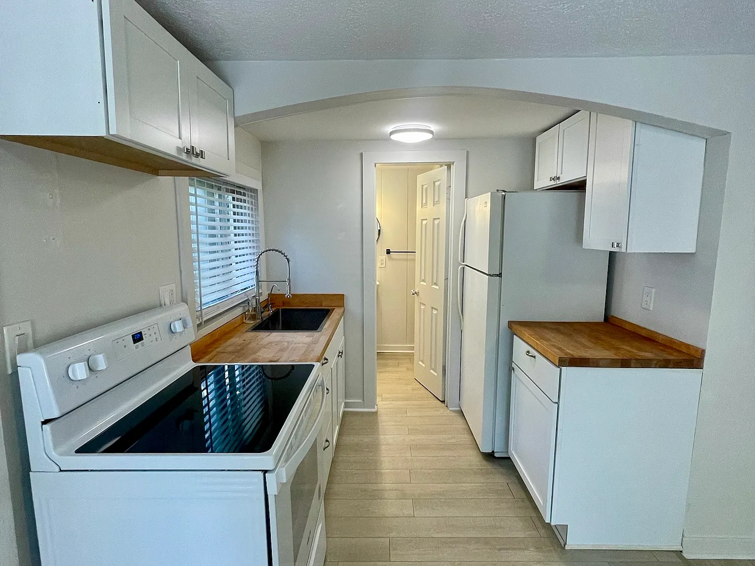 2 bed, 867 sqft, $1,600 — Photo 4