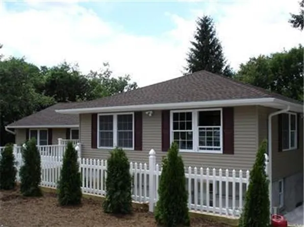 21 Teakettle Spout Rd, Mahopac, NY 10541